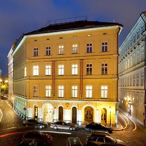 4* מלון Charles Bridge Palace